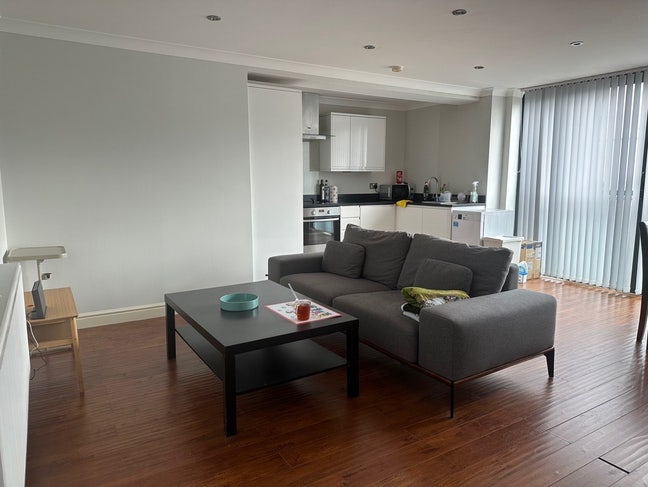 Looking for a Flatmate! | Aldgate East Main Photo