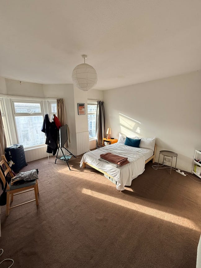 Large double bedroom in St George. Main Photo