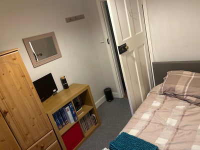 Small double bedroom Monday to Friday  Main Photo