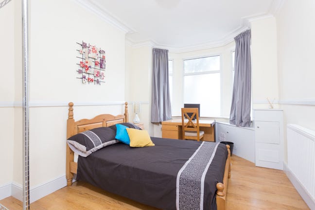 🏠 Spacious 5-Bedroom House Share - CR (ST4) 🏠  Main Photo