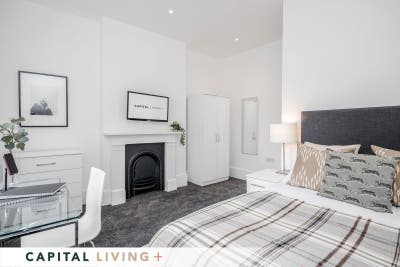 Lovely Bedroom In Stunning Clapham Home Main Photo