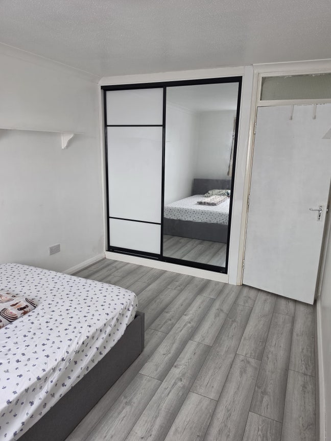 Newly furnished Double Room Main Photo