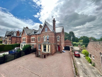 Rooms to rent in large Town House Main Photo