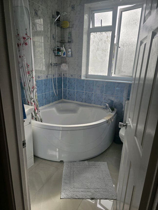 Box room available for single person Main Photo