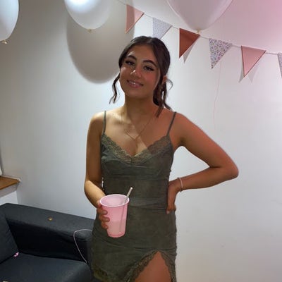 Professional Female seeks a double room Main Photo