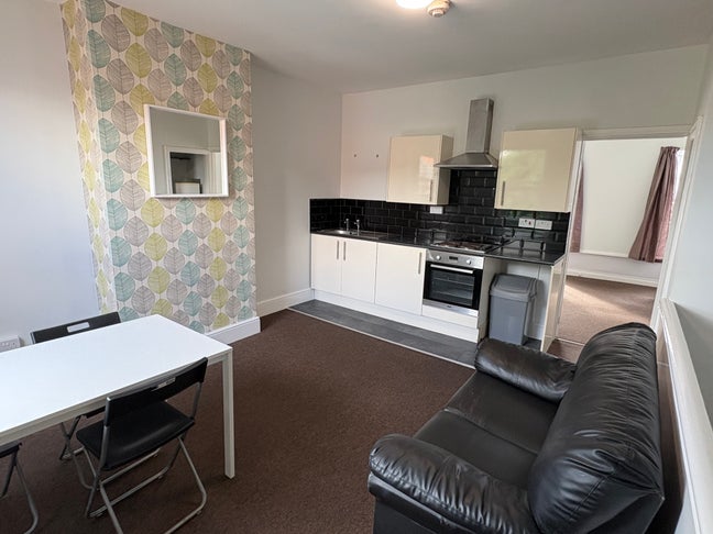 *** 1 Bed Flat** Self Contained - Not Shared *** Main Photo