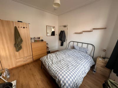 Large Double Room, close to Turnpike Lane Station Main Photo