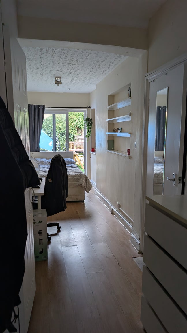 Ensuite room available in Hammersmith from 1st Oct Main Photo