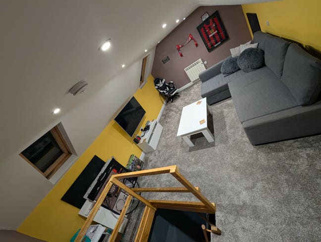 One double bedroom with  private lounge Main Photo