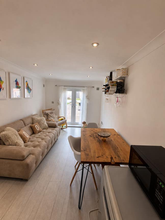 Double room, ground-floor flat, garden, 2 cats Main Photo