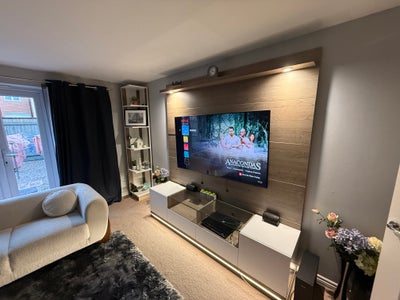Single room with private bath/shower and toilet  Main Photo