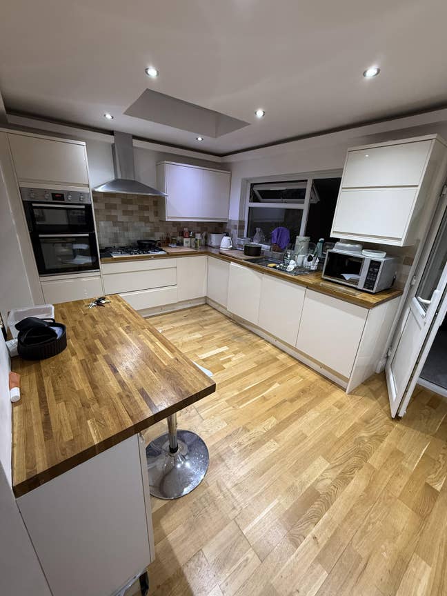 Single & Double Room available Main Photo