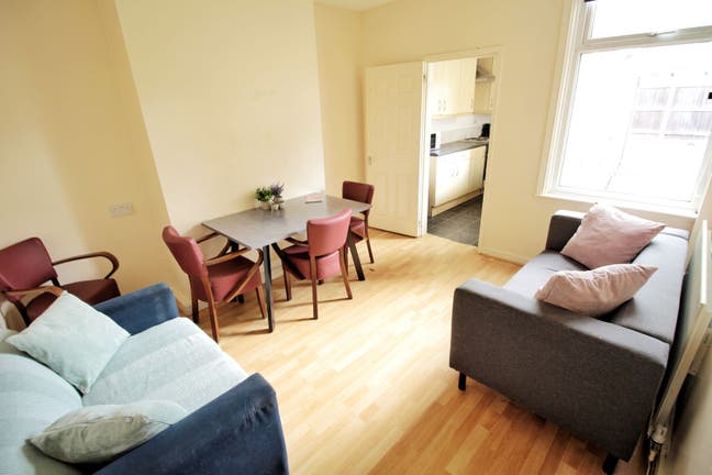 🎓 Academic Year 2027–2028 | 🏡 5 Double Bedrooms Main Photo