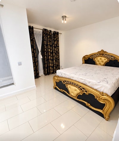 Double bedroom flat Main Photo