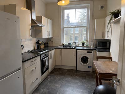 Spacious 5 bedroom Flat moments from Angel Station Main Photo
