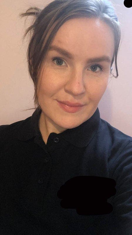 Professional Female seeks a single or double room Main Photo