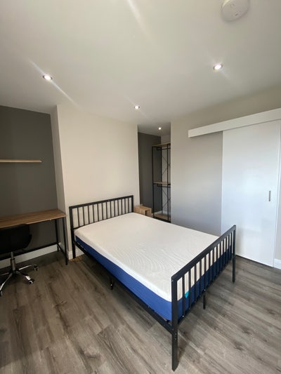 Studio Apartment, Self Contained, Bills Included Main Photo