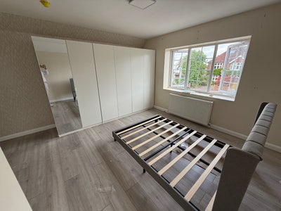 Prestigious House Refurbished Bills Included Main Photo