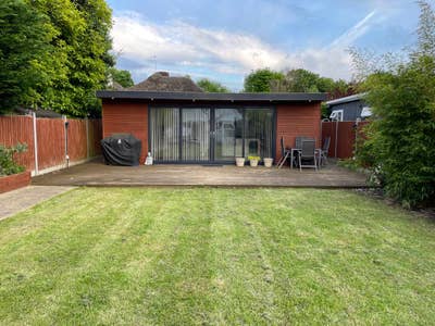 Studio Flat  Main Photo
