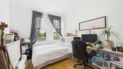 East London – E13 🏠 Plaistow / Upton Park Zone 3 Main Photo