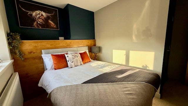 Ski Lodge Style En-suite Room Main Photo