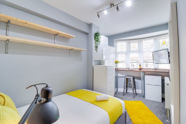 Double Room - Walking Distance to Hospital  Main Photo