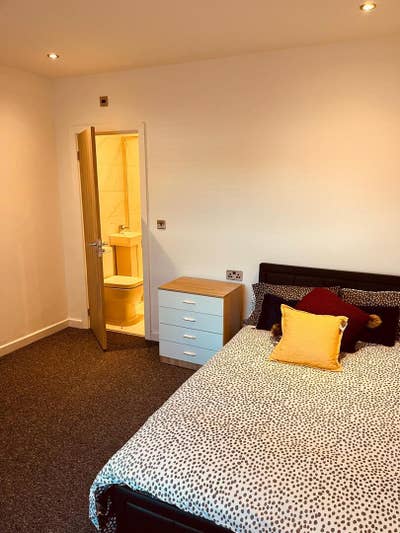 Double Ensuite Rooms  |Princes Ave |Watford WD18 Main Photo