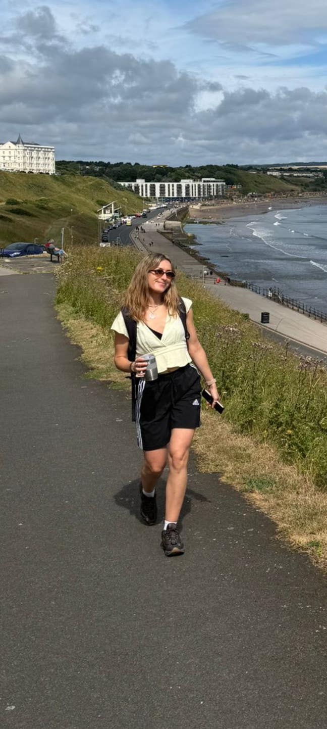 Female looking for a spare room from mid Oct Main Photo