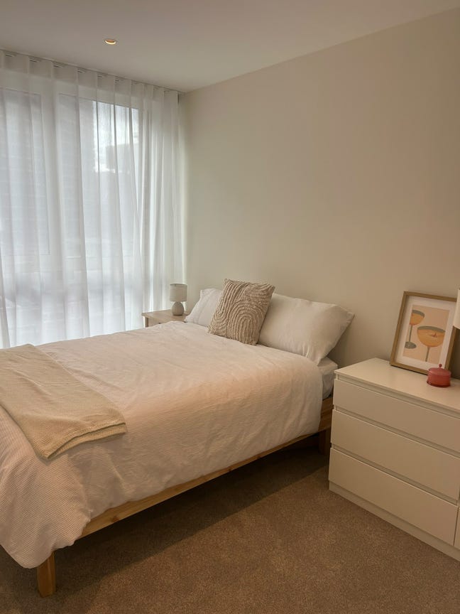 Spare Room in Gorg 2 Bed / 2 Bed Oval Flat Main Photo