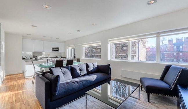 Stunning double bedroom for rent in Fulham  Main Photo