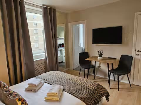 Studio Apartment in South Kensington  Main Photo