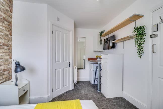 🏡 Lovely Double Room with En-Suite Main Photo
