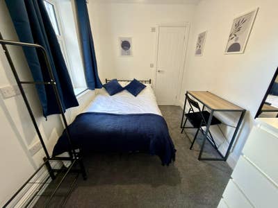 En-Suite Double Room - Available Now Main Photo