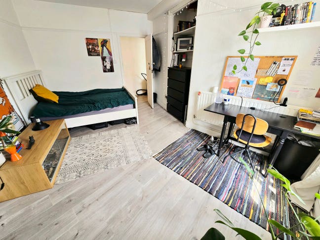 Bright and spacious double bills inc. single use Main Photo