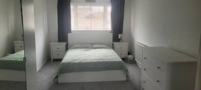 Large spacious double room with en suite bathroom Main Photo