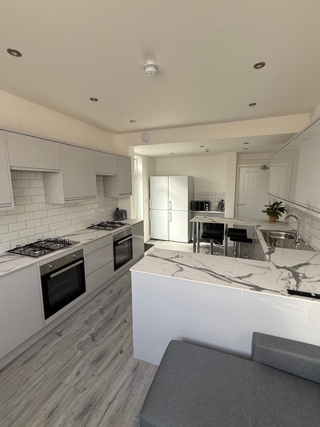 Amazing Refurbished Home looking for  Main Photo