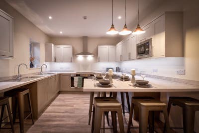 Luxury En-Suite Rooms With Mini Kitchens - Parking Main Photo