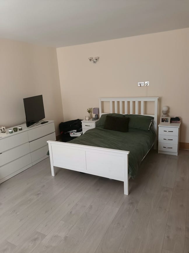 Double Bedroom Available Main Photo