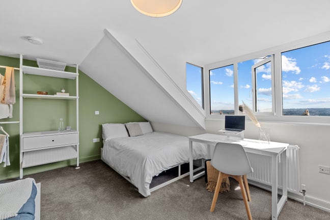 ✨ Modern Ensuite Room in Great Location Main Photo