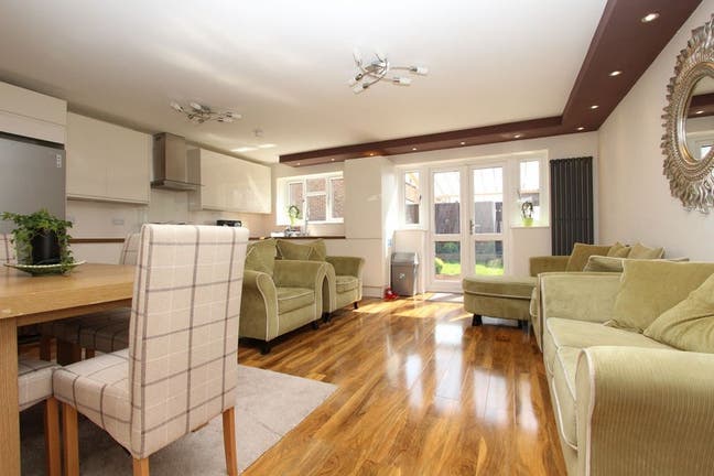E16-Beautiful Double Room in Docklands -Asap Main Photo