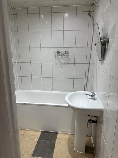 Room rent Main Photo