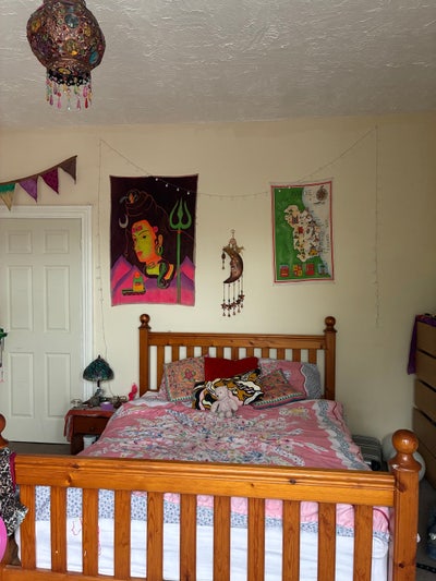 Cute room for rent in south manchester! Main Photo