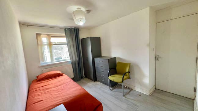 Move in Today! Double Room. Low Costs  Main Photo