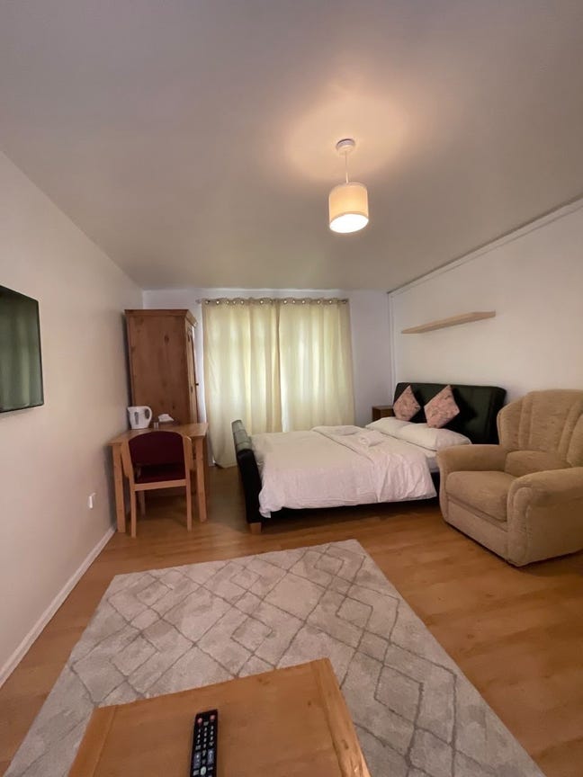  Spacious Double Room Available – B5 7Td Main Photo