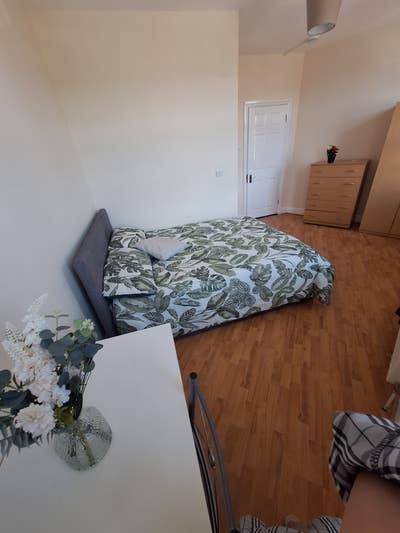 Double Room 3 Min Walk from Dollis Hill Station Main Photo