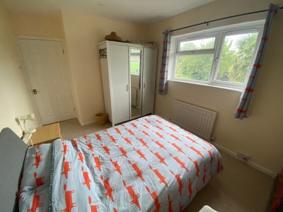 Countryside living, 30 mins from big city fun Main Photo