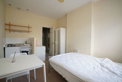 Spacious Triple Room with En  Main Photo