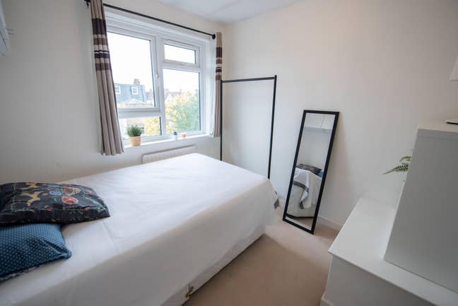 Great 4 beds flat - Wandsworth Town/Clapham Jction Main Photo