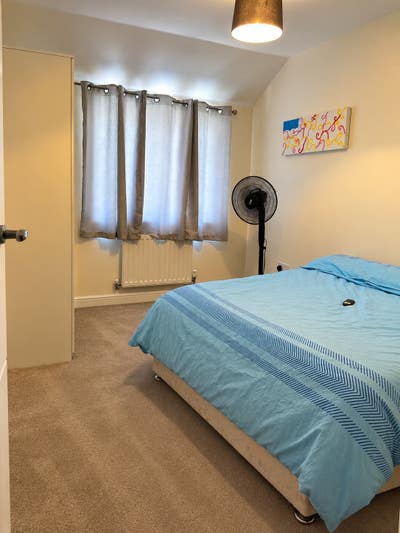 Modern Furnished Double Room – Female preferred Main Photo