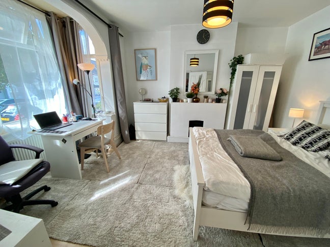 Bright & Spacious Double Room – Tooting Bec Main Photo